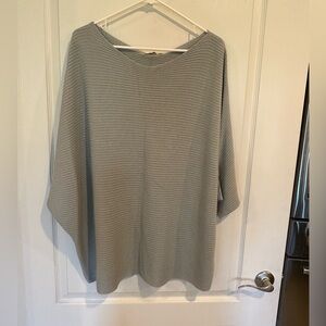 cobblestone women’s gray knit sweater. One size new w tags